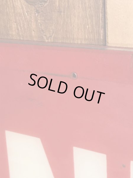 ケンタッキーフライドチキンのカーネルサンダースが描かれた70年代ビンテージ看板