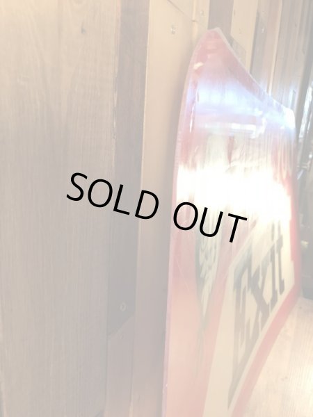 ケンタッキーフライドチキンのカーネルサンダースが描かれた70年代ビンテージ看板