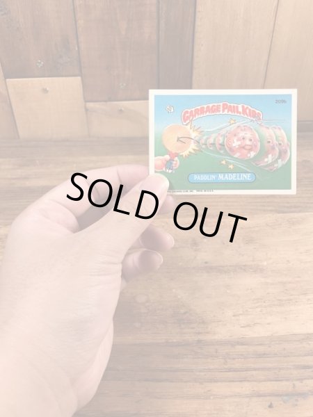 トップス社製のガーベッジペイルキッズの80年代ビンテージステッカーカード