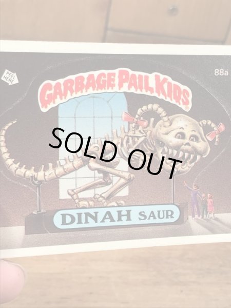 トップス社製のガーベッジペイルキッズの80年代ビンテージステッカーカード