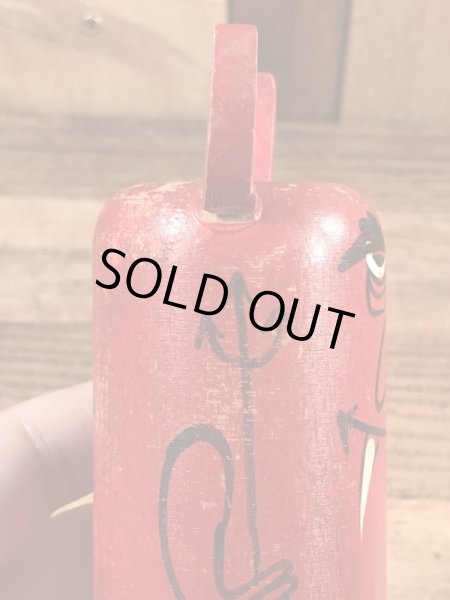 レッドデビルのポップシーズの60年代ビンテージウッドトイ