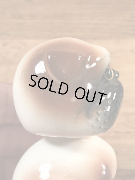 陶器製のブルドッグの50〜60年代ビンテージボビングヘッドドール