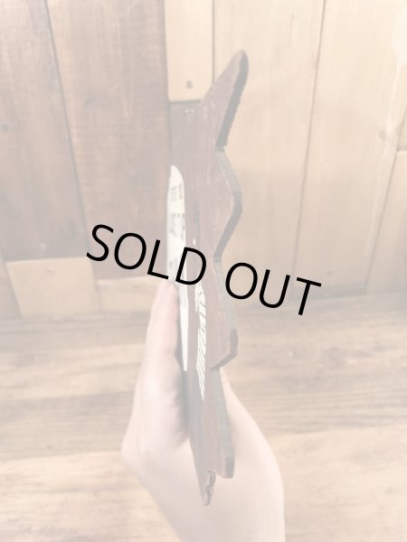 “Before You Louse It Up Thimk”のメッセージが書かれた木製の60年代ビンテージ壁掛け