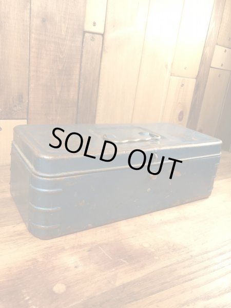 メタリックブルーのメタル製の50〜60’sヴィンテージツールボックス