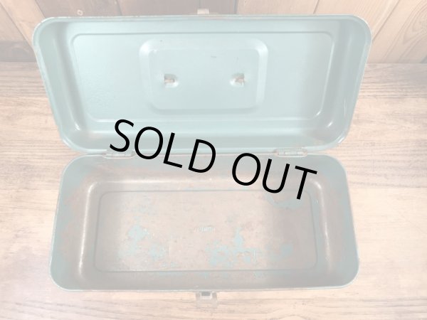 メタリックグリーンの金属製の50〜60年代ビンテージ工具箱