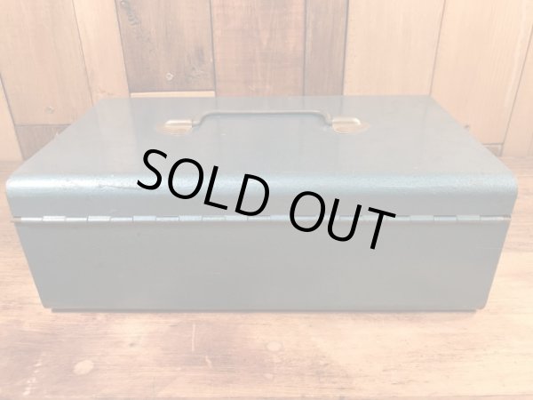 メタリックブルーのメタル製の50〜60’sヴィンテージツールボックス