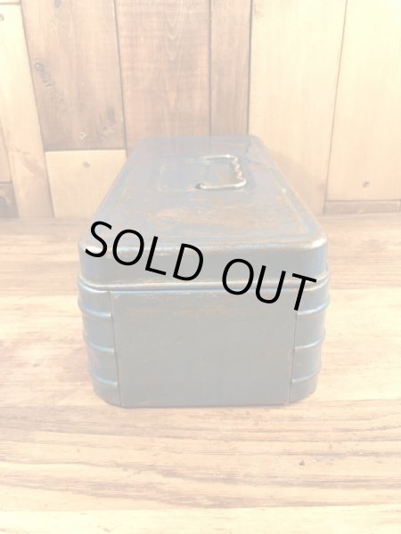 メタリックブルーの金属製の50〜60年代ビンテージ工具箱