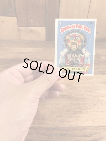 トップス社製のガーベッジペイルキッズの80年代ビンテージステッカーカード