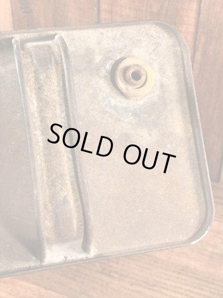 Stancanのガソリンが入っていた60’sヴィンテージTin缶