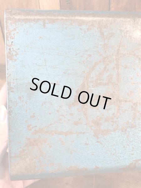 メタリックブルーのメタル製の50〜60’sヴィンテージツールボックス