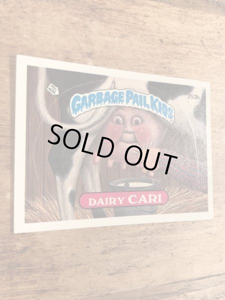 トップス社製のガーベッジペイルキッズの80年代ビンテージステッカーカード