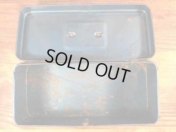 メタリックブルーの金属製の50〜60年代ビンテージ工具箱