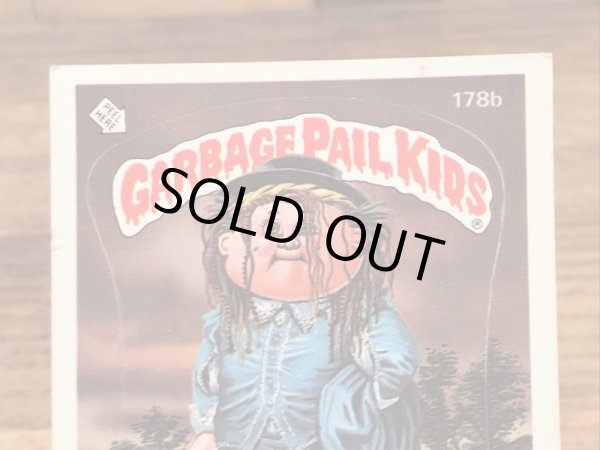 トップス社製のガーベッジペイルキッズの80年代ビンテージステッカーカード