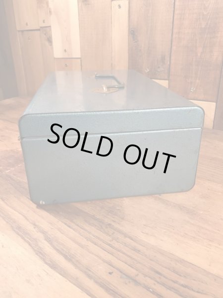 メタリックブルーの金属製の50〜60年代ビンテージ工具箱