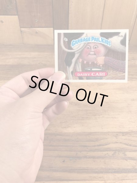 トップス社製のガーベッジペイルキッズの80年代ビンテージステッカーカード