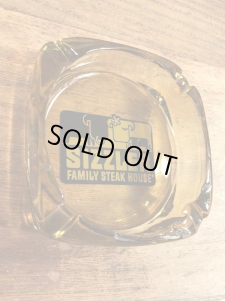 アメリカのシズラーステーキハウスのガラス製の70年代ビンテージ灰皿