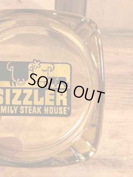 アメリカのシズラーステーキハウスのガラス製の70年代ビンテージ灰皿