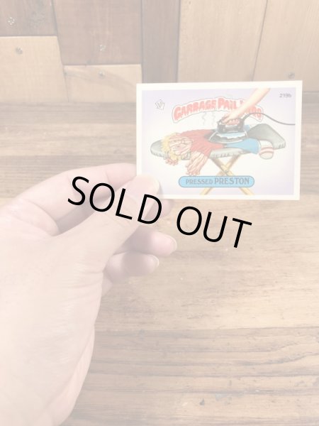 トップス社製のガーベッジペイルキッズの80年代ビンテージステッカーカード