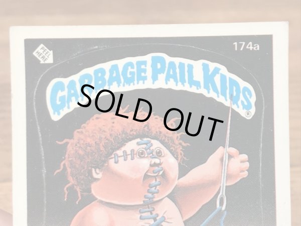 トップス社製のガーベッジペイルキッズの80年代ビンテージステッカーカード