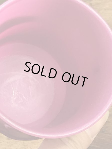 企業キャラクターのクールエイドの80年代ビンテージプラスチックカップ