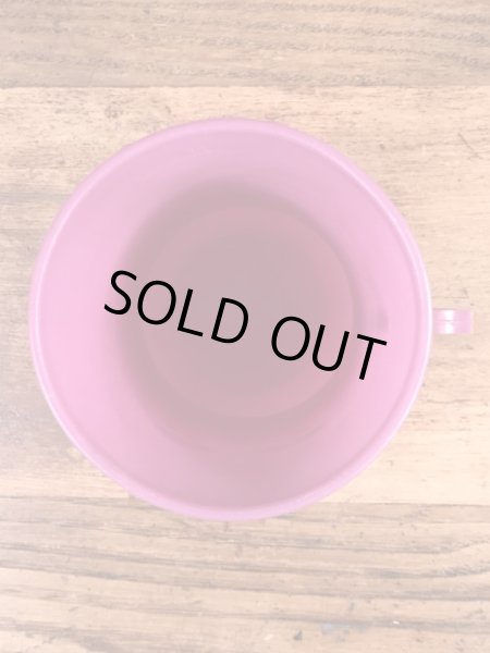 企業キャラクターのクールエイドの80年代ビンテージプラスチックカップ