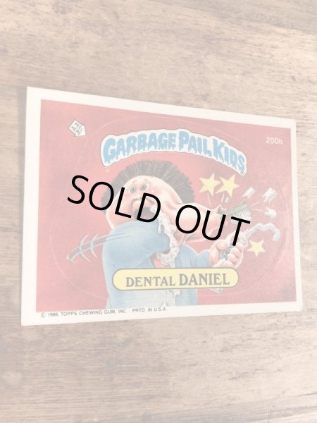 トップス社製のガーベッジペイルキッズの80年代ビンテージステッカーカード