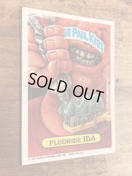 トップス社製のガーベッジペイルキッズの80年代ビンテージステッカーカード