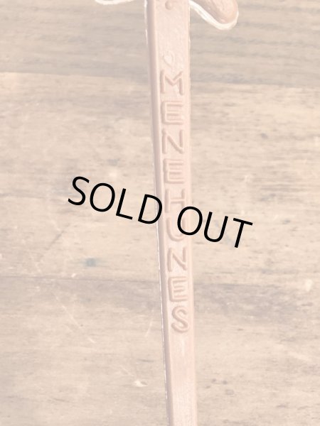 企業キャラクターのメネフネの70年代ビンテージマドラー