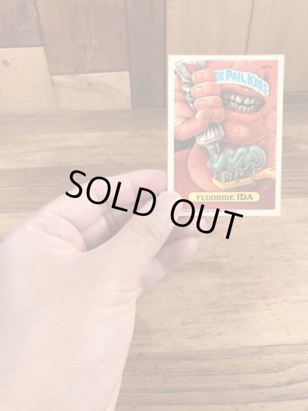 Topps社製のガーベッジペイルキッズの80’sヴィンテージカードシール