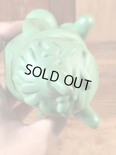 企業キャラクターのぺプトビスモルの70年代ビンテージ貯金箱フィギュア