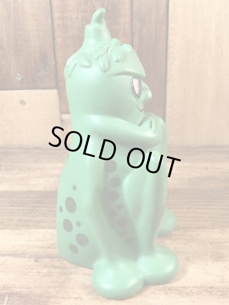 企業キャラクターのぺプトビスモルの70年代ビンテージ貯金箱フィギュア