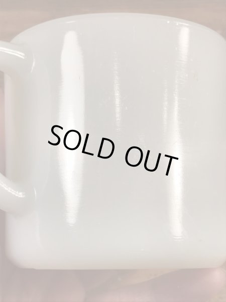 Showbiz Pizzaのアドバタイジングキャラクター“Billy Bob”のヴィンテージファイヤーキングマグ