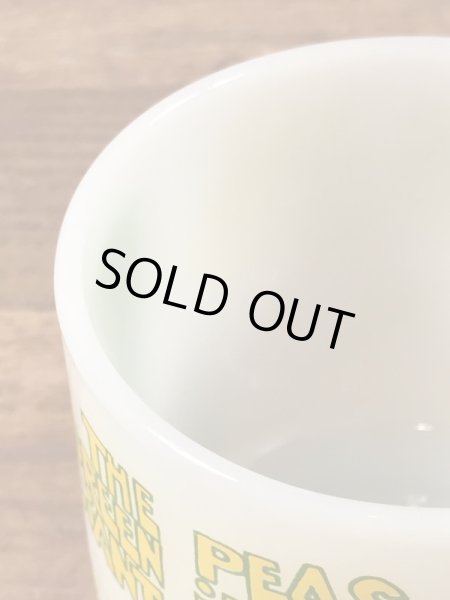 アドバタイジングキャラクターのグリーンジャイアントのミルクガラス製ヴィンテージマグ