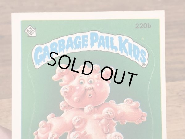 トップス社製のガーベッジペイルキッズの80年代ビンテージステッカーカード