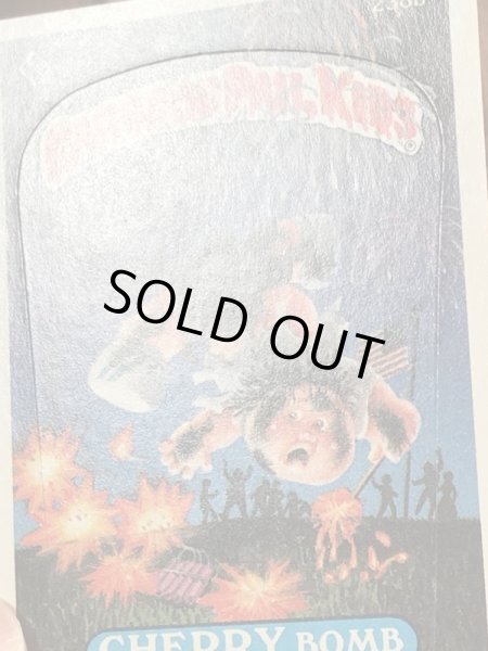 トップス社製のガーベッジペイルキッズの80年代ビンテージステッカーカード