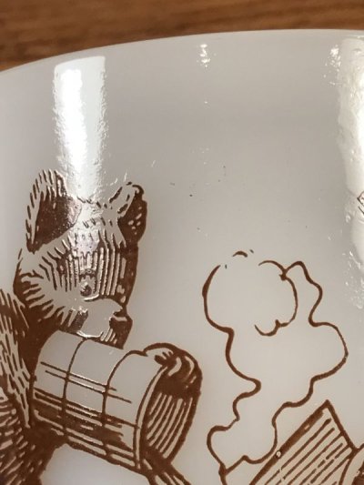 画像1: Glasbake “Smokey Bear” Milk Glass Mug　スモーキーベア　ビンテージ　マグカップ　グラスベイク　60〜80年代
