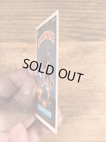 トップス社製のガーベッジペイルキッズの80年代ビンテージステッカーカード