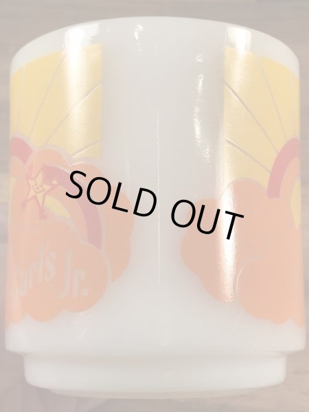 グラスベイク社製のカールスジュニアのミルクガラス製ビンテージマグカップ