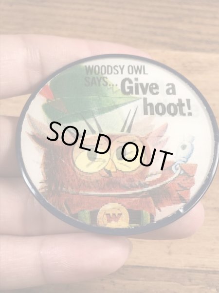 企業キャラクターのウッジーオウルの60〜70年代ビンテージレンチキュラー缶バッジ