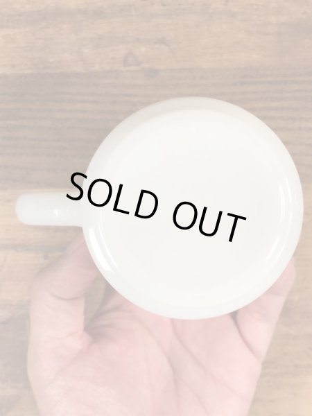 Glasbake社製のArby'sのミルクガラス製ヴィンテージマグ