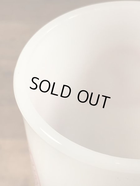 フェデラル社製のカーネルサンダースのミルクガラス製ビンテージマグカップ