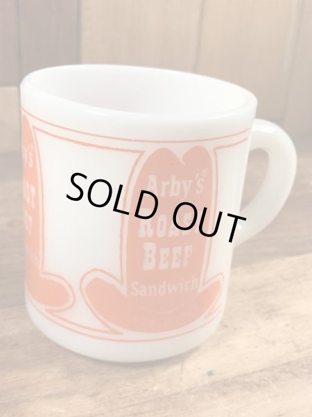 グラスベイク社製のアービーズのミルクガラス製ビンテージマグカップ