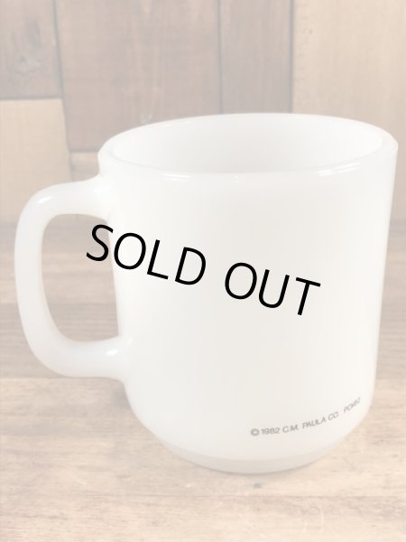 Glasbake社製の“Work Bugs Me!!”のミルクガラス製ヴィンテージマグ