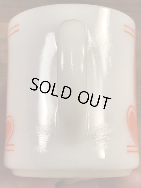 グラスベイク社製のアービーズのミルクガラス製ビンテージマグカップ