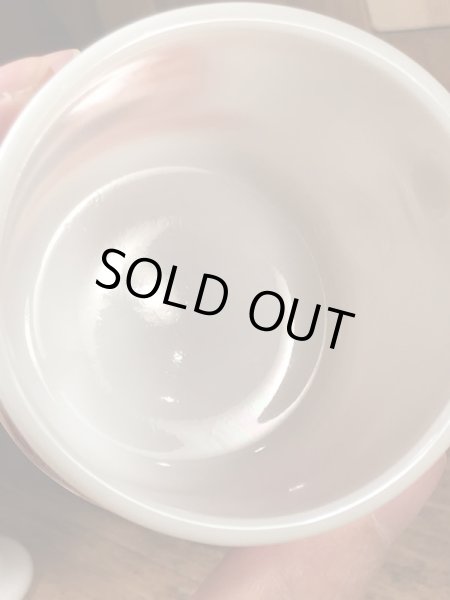 グラスベイク社製のアービーズのミルクガラス製ビンテージマグカップ