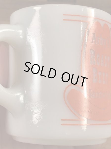 Glasbake社製のArby'sのミルクガラス製ヴィンテージマグ