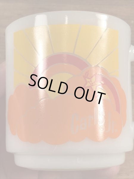 グラスベイク社製のカールスジュニアのミルクガラス製ビンテージマグカップ