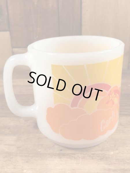 Glasbake社製のCarl's Jr.のミルクガラス製ヴィンテージマグ