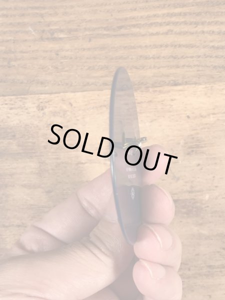 企業キャラクターのウッジーオウルの60〜70年代ビンテージレンチキュラー缶バッジ