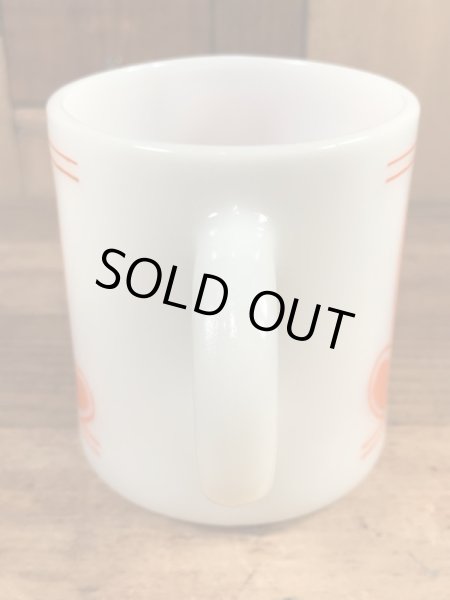 Glasbake社製のArby'sのミルクガラス製ヴィンテージマグ